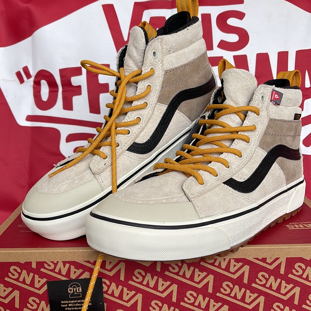 Vans WMNS Sk8-Hi Mte-2
Utility Pop White Multi
VNOA5HZZJ5K
boots - sneakers - Picture 5 of 16